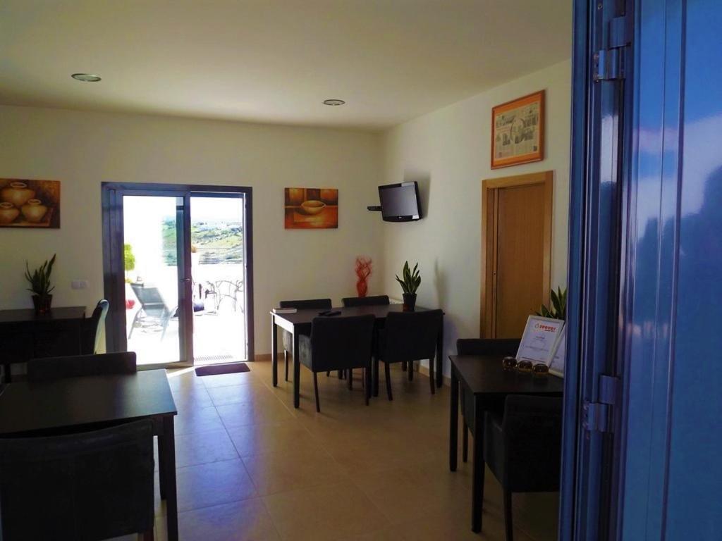 Casa Ceedina Bed And Breakfast & Beauty Batalha Exterior foto